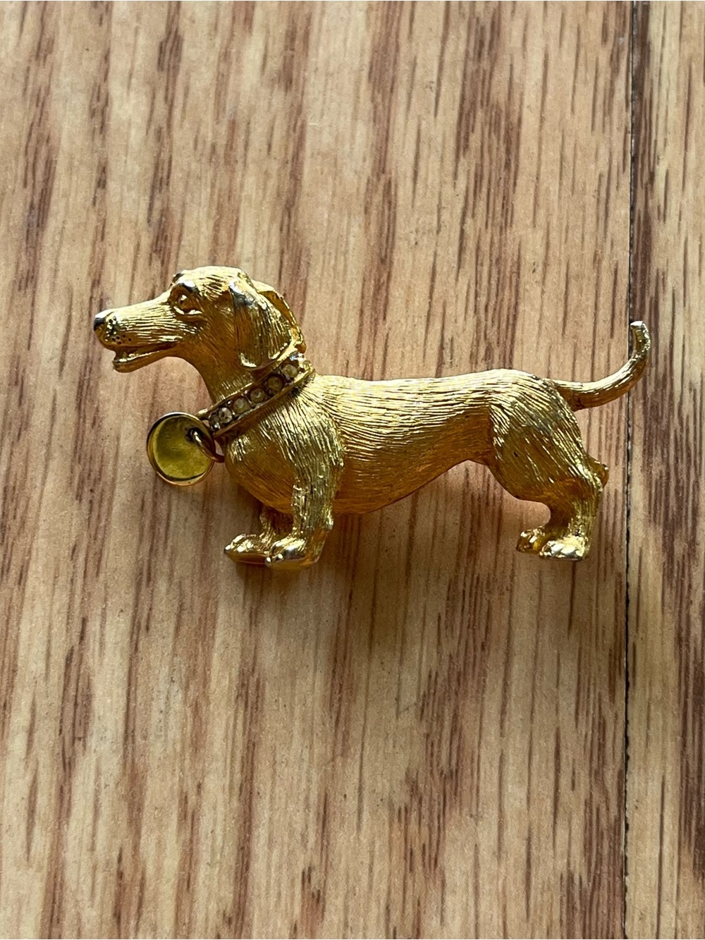 Gold Dachshund Dog Brooch Pin - Decorative Pet Jewelry